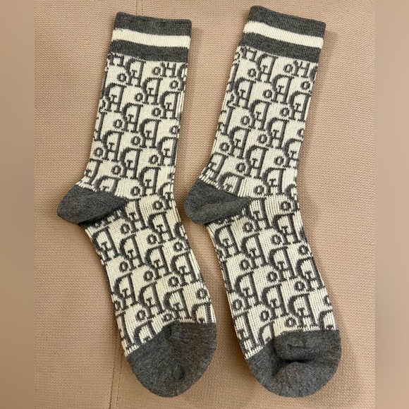 Accessories - Gray Patterned Socks